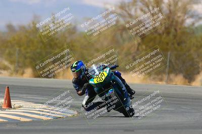 media/Apr-17-2022-CVMA (Sun) [[f474cfa795]]/Race 14 500 Supersport-350 Supersport (Holeshot)/